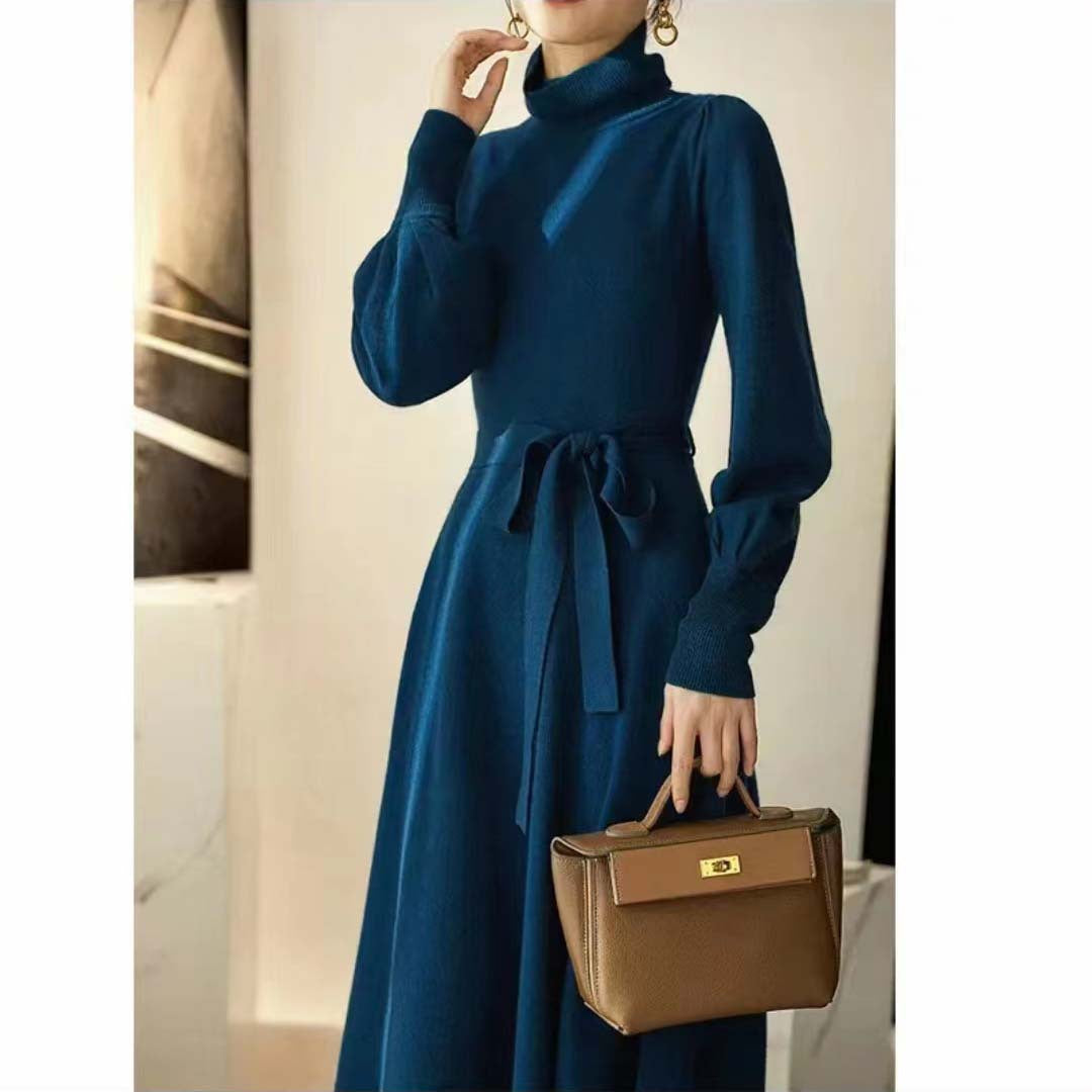 Damen Strickkleid mit hohem Kragen und Taillengürtel Drune