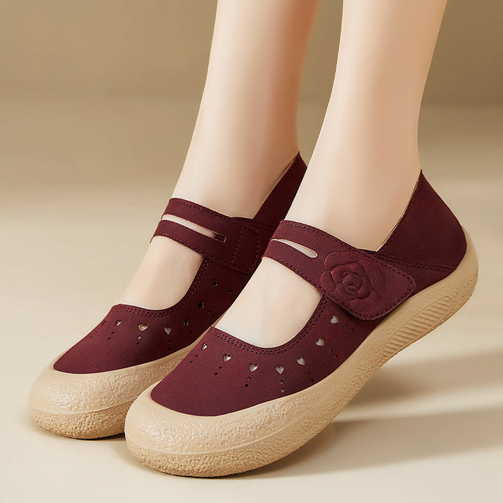 Damen nan komfortabler Mary-Jane Slipper mit Klettverschluss, perforiertem Herzmuster und stoßdämpfender Leichtsohle Drune