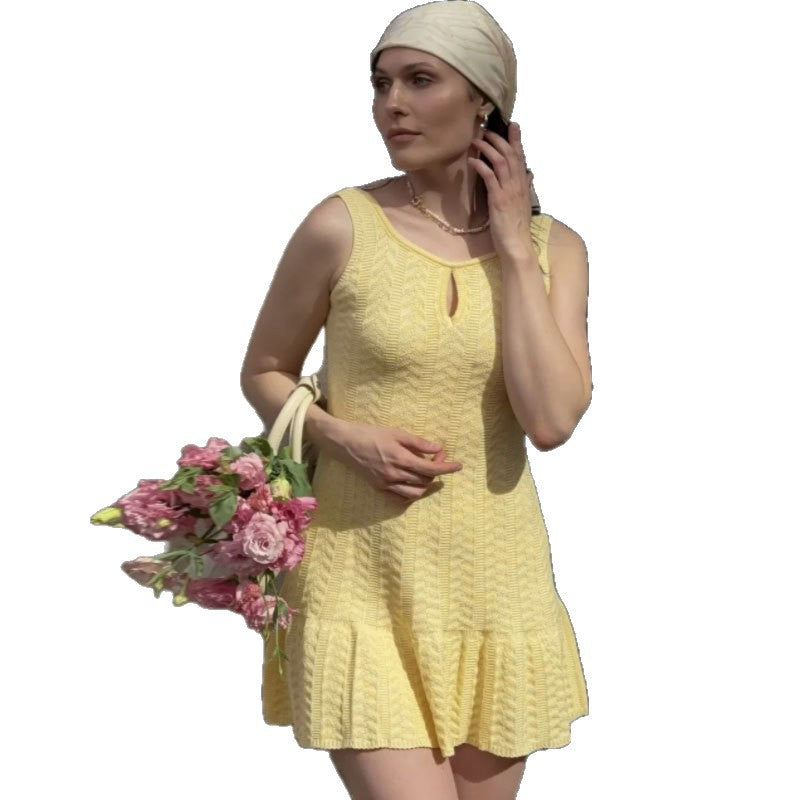 Damen Strickkleid mit raffiniertem Schlüssel-Ausschnitt und Rüschensaum Drune