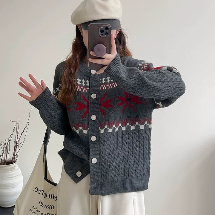 Damen Grobstrick-Cardigan mit dekorativem Zopfmuster und Knopfdetails Drune