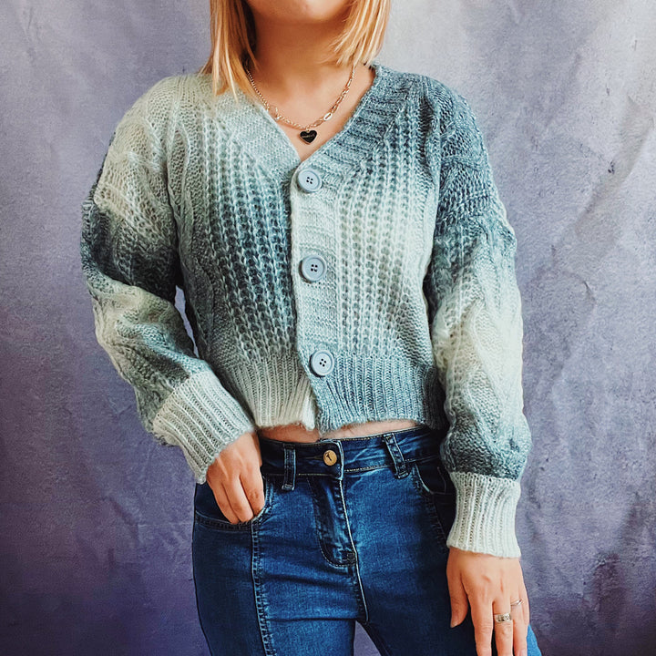 Damen Strickjacke mit romantischem Wellenmuster und Knopfdetails Drune