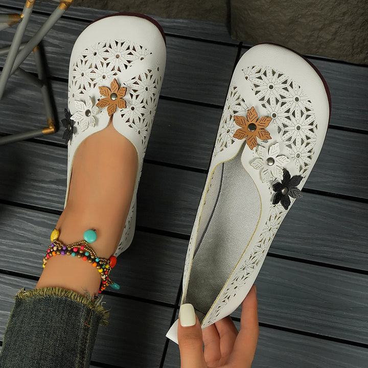 Damen nan flache Ballerina-Pantoffel mit Laserperforation und dreidimensionaler Blumenapplikation Drune