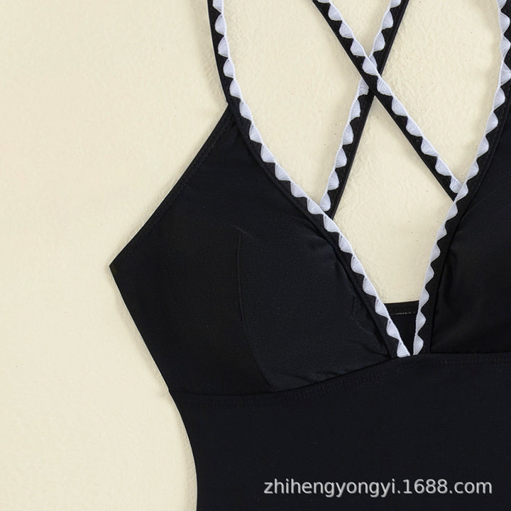 Damen Einteiliger Badeanzug mit trendigem Cut-Out und raffiniertem Überwurf Drune