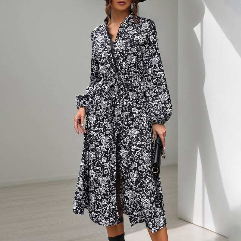 Damen langes Kleid mit floralen Mustern und eleganter Taillierung Drune