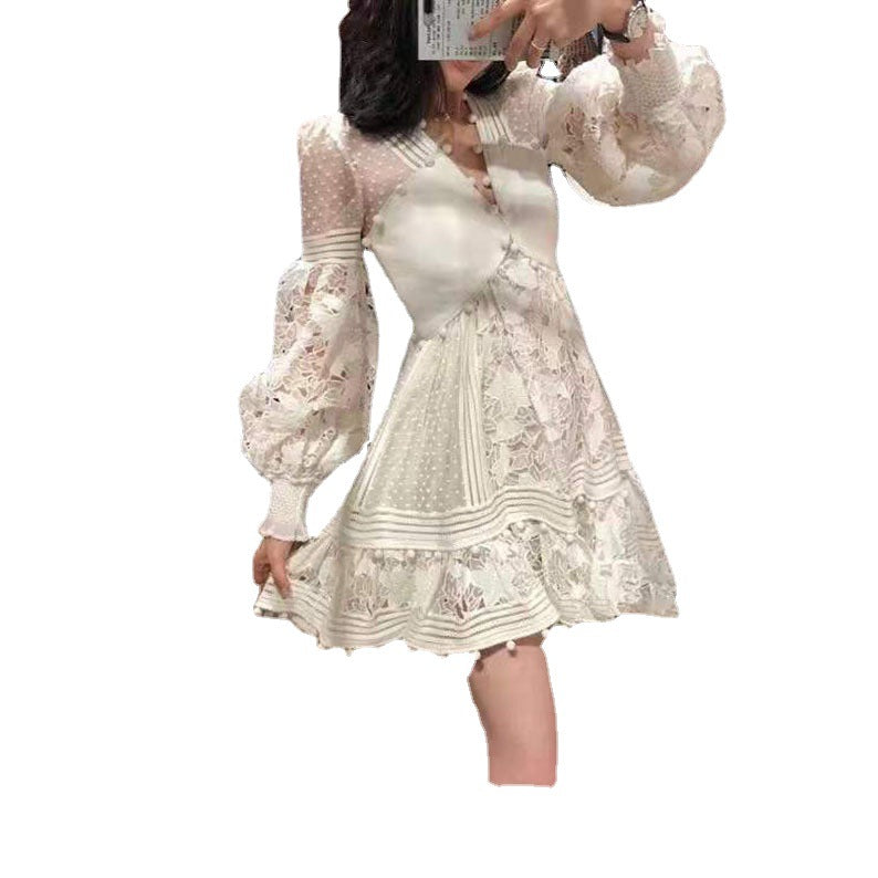 Damen verspieltes Blumenkleid mit Rüschendetails und transparenten Puffärmeln Drune