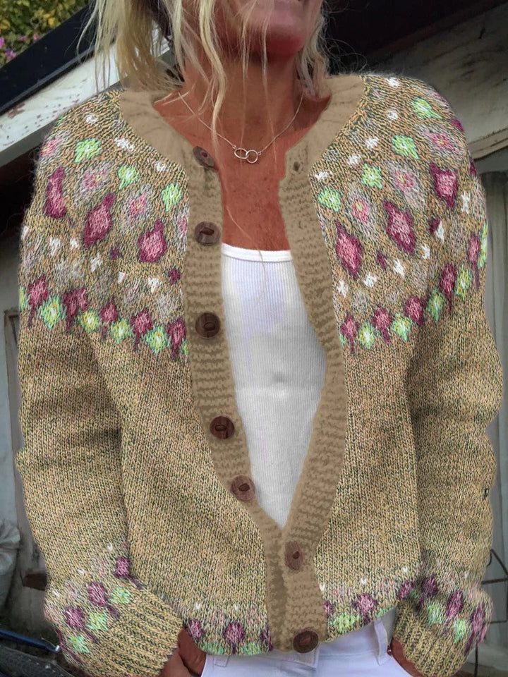 Damen nan gemusterte Strickjacke mit Rundpasse, Holzknöpfen und Eingrifftaschen Drune