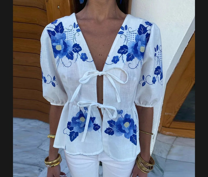 Damen Bluse mit floralen Stickereien und verspieltem Schnitt Drune