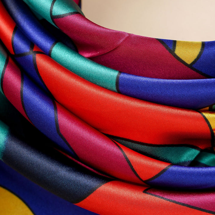 Damen Seidenschal mit modernem grafischen Design Drune