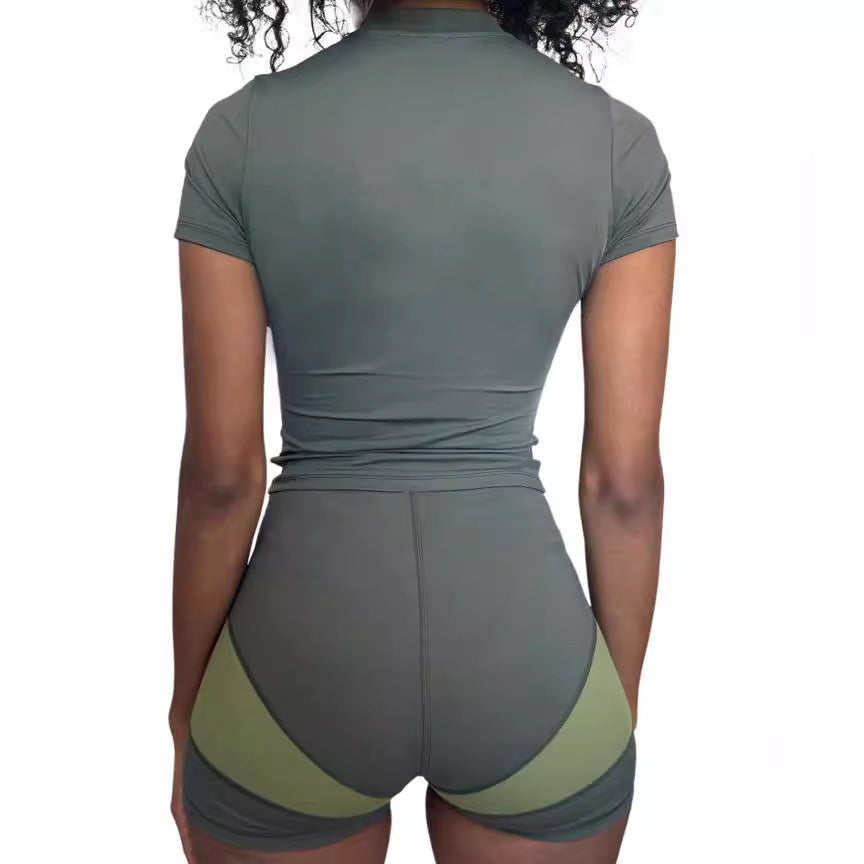 Damen Sportliches Set mit kurzem Oberteil und enganliegenden Shorts Drune