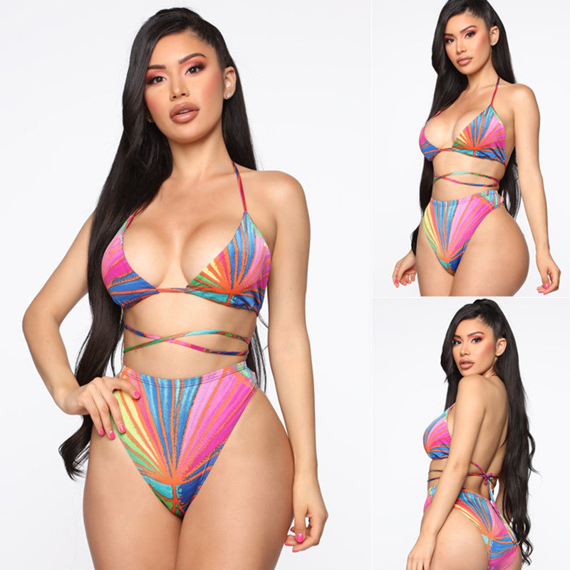 Damen Bikini mit Wickelrock und buntem Muster Drune
