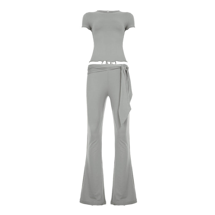 Damen lässiges Freizeit-Set mit leichtem T-Shirt und hochwertigen Flared-Hosen Drune