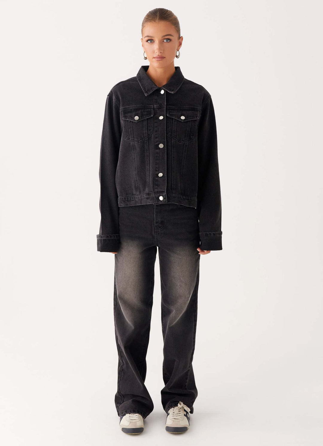 Damen trendige Denimjacke im lässigen Schnitt mit aufgesetzten Taschen und Knopfdetails Drune
