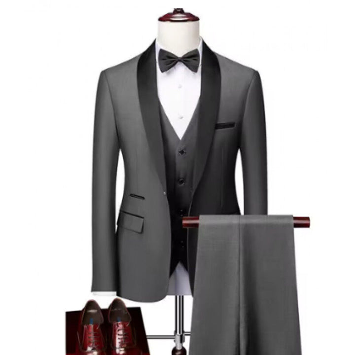 Herren nan maßgeschneiderter Smoking mit Schalkragen, Weste und eleganter Abendhose Drune
