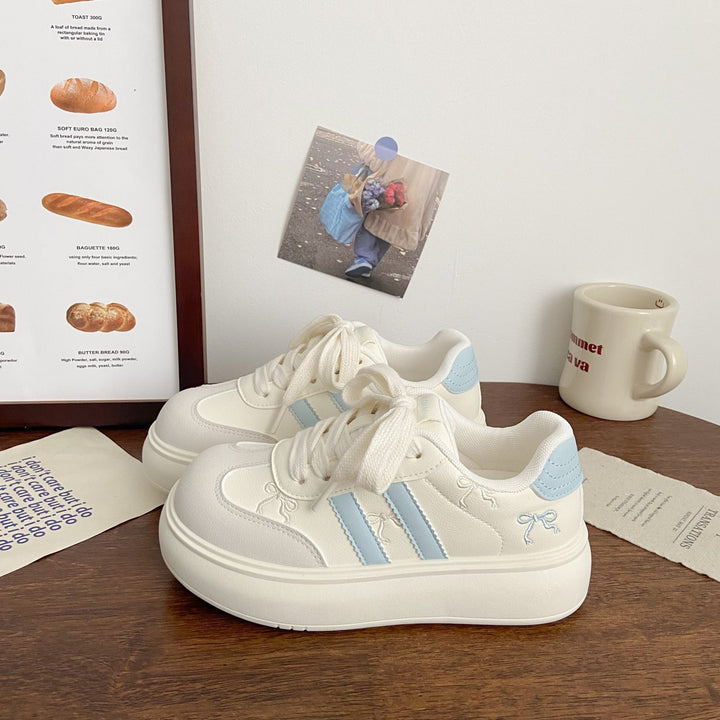 Damen Plattform-Sneaker mit verspielten Design-Details und bequemer Dämpfung Drune