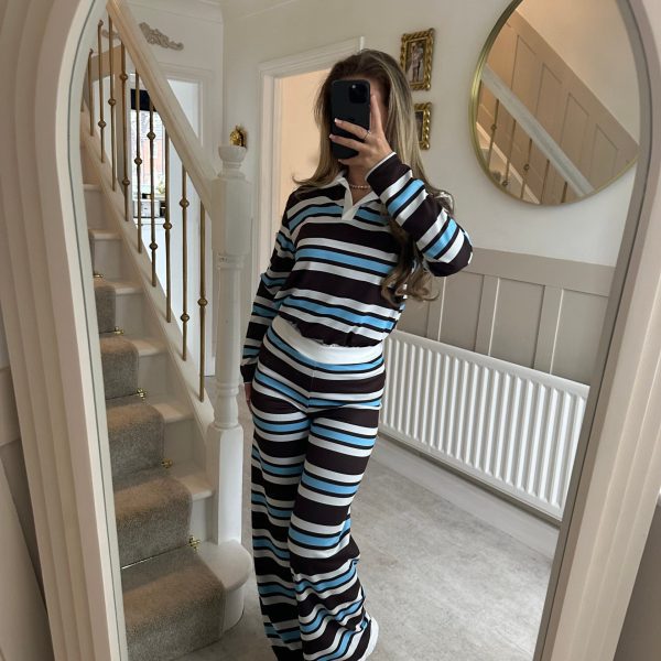 Damen modisches Freizeit-Set mit gestreiftem Pullover und weiten Hosen Drune