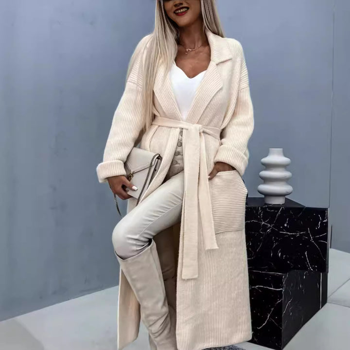 Damen Langstrickjacke mit praktischen Taschen und modischem Gürtel Drune