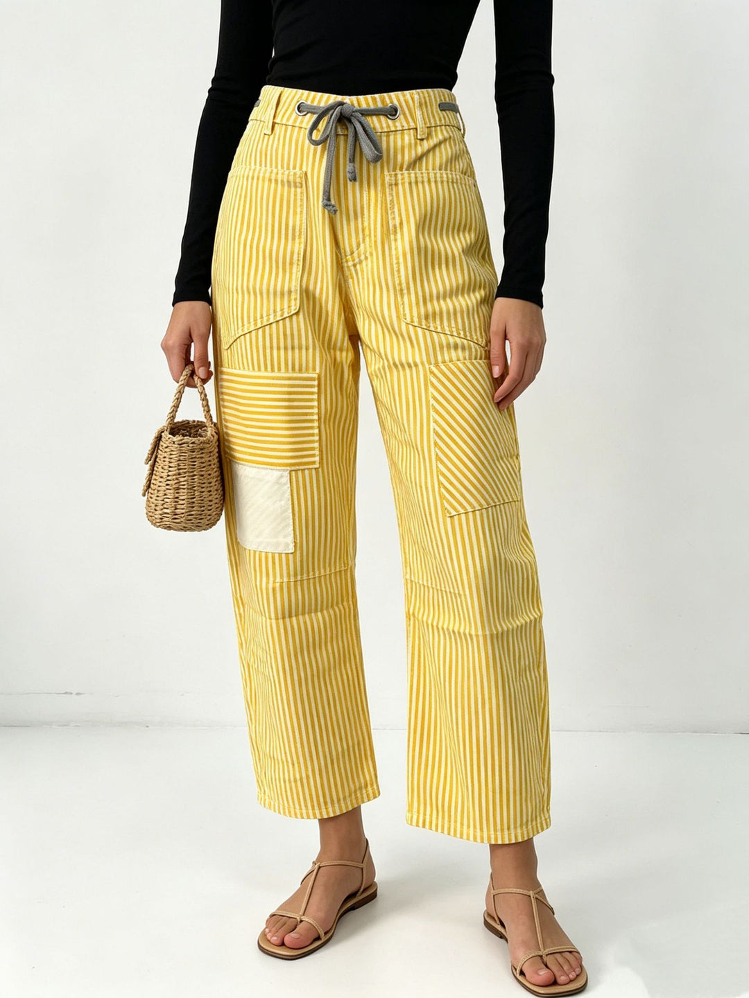 Damen nan High‑Waist Relaxed‑Hose mit vertikalem Streifenmuster, aufgesetzten Knie‑Patches und Kordelzug Drune