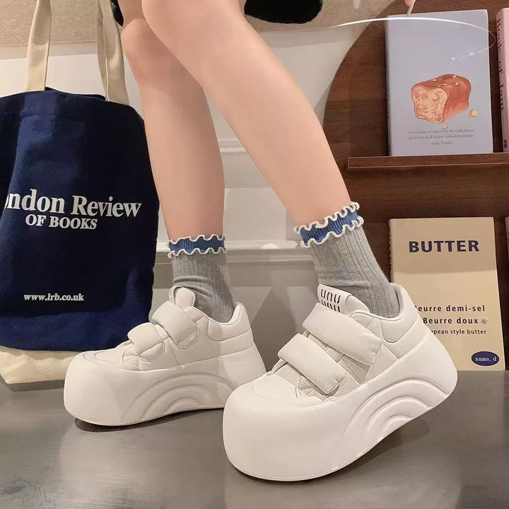 Damen Plateausneaker mit praktischen Klettverschlüssen und ergonomischer Sohle Drune
