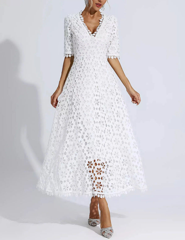 Damen Midi Kleid mit floralen Stickereien und V-Ausschnitt Drune