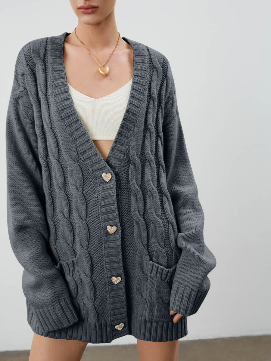 Drune | Strickjacke Übergröße Schnitt Grobstrick Zopf Muster Herzknöpfe