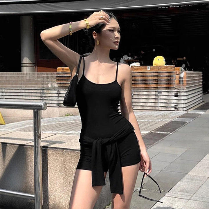 Damen Langarm Jumpsuit mit Spaghettiträgern und figurbetontem Schnitt Drune