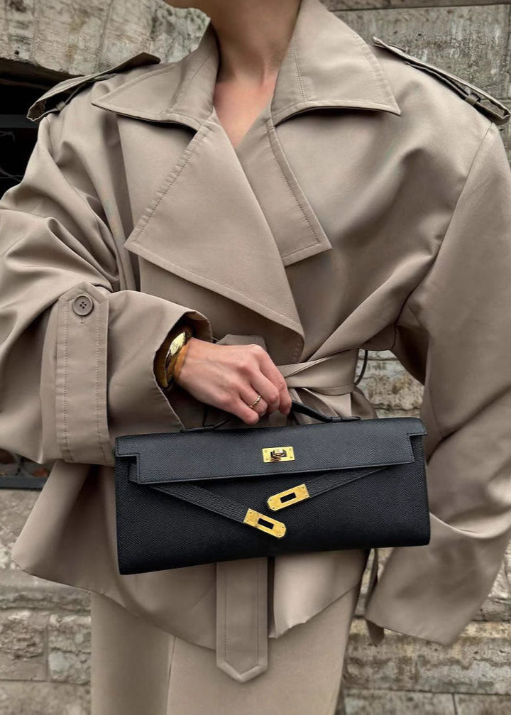 Drune | Gürtelter cropped Trenchcoat
