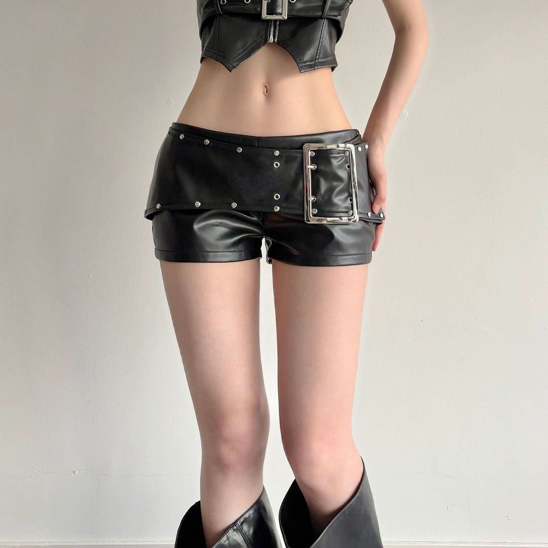 Damen figurbetonte Kunstleder-Shorts mit dekorativen Nieten und seitlichen Taschen Drune