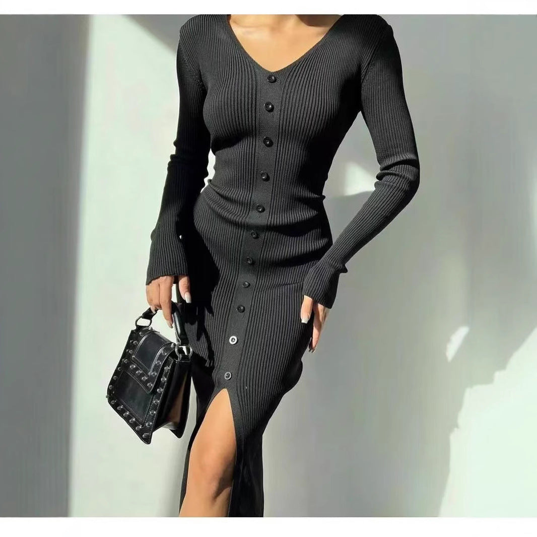 Damen Strickkleid mit hohen Knopfdetails und tiefem V-Ausschnitt Drune