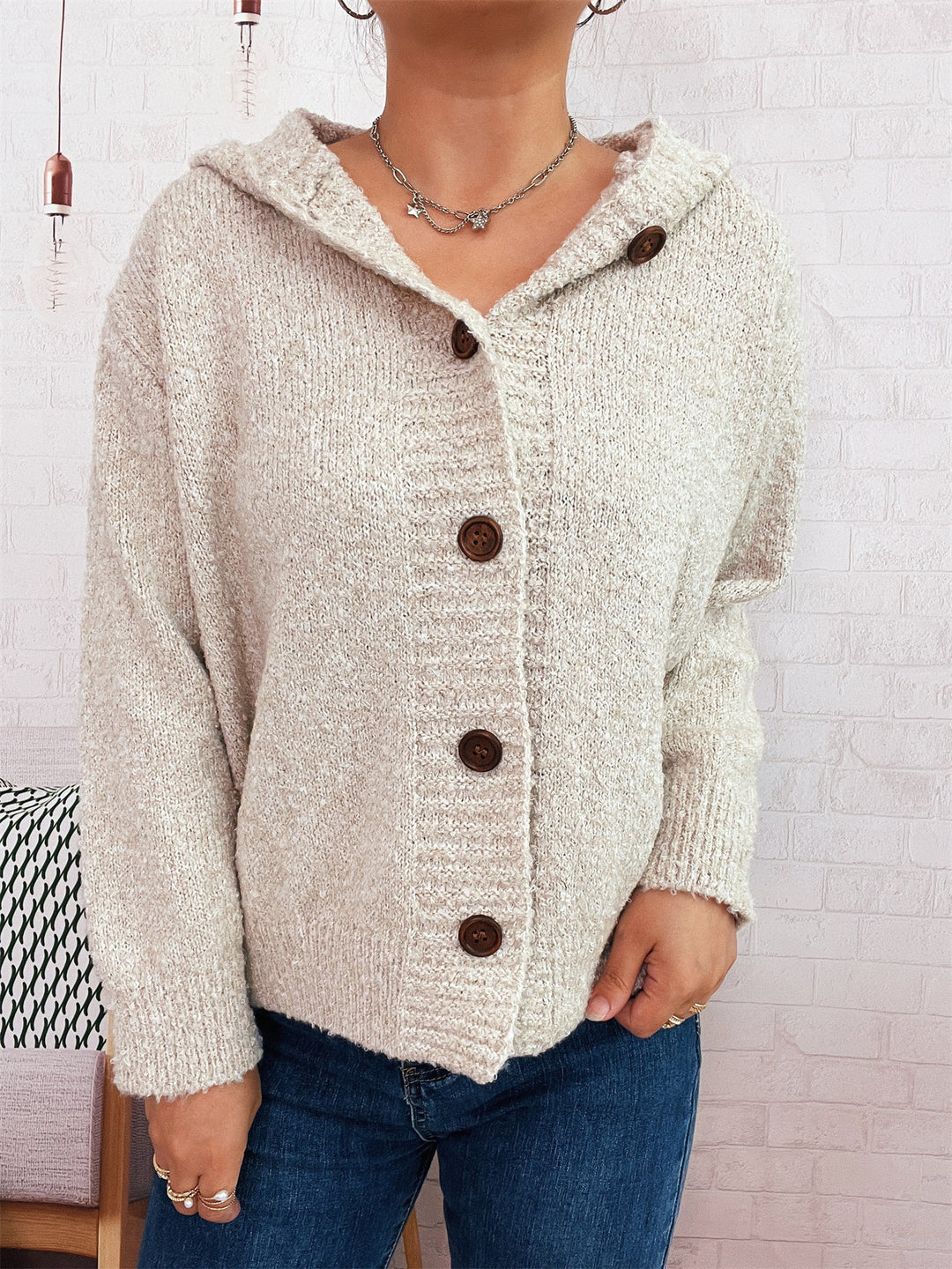 Damen Kuschelige Strickjacke mit Kapuze und Knopfdetails Drune