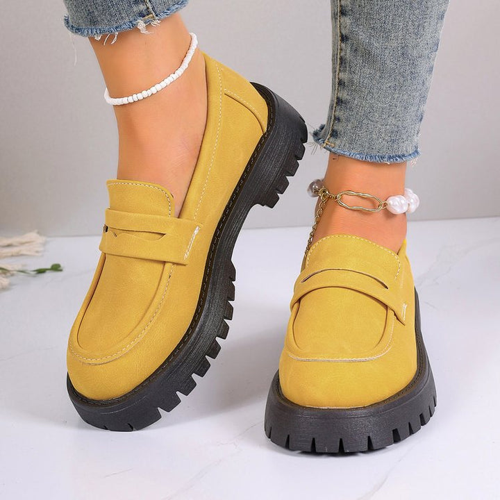 Damen nan robuste Plateau-Loafer mit profilstarker Gummilaufsohle und dekorativem Sattelriemen Drune