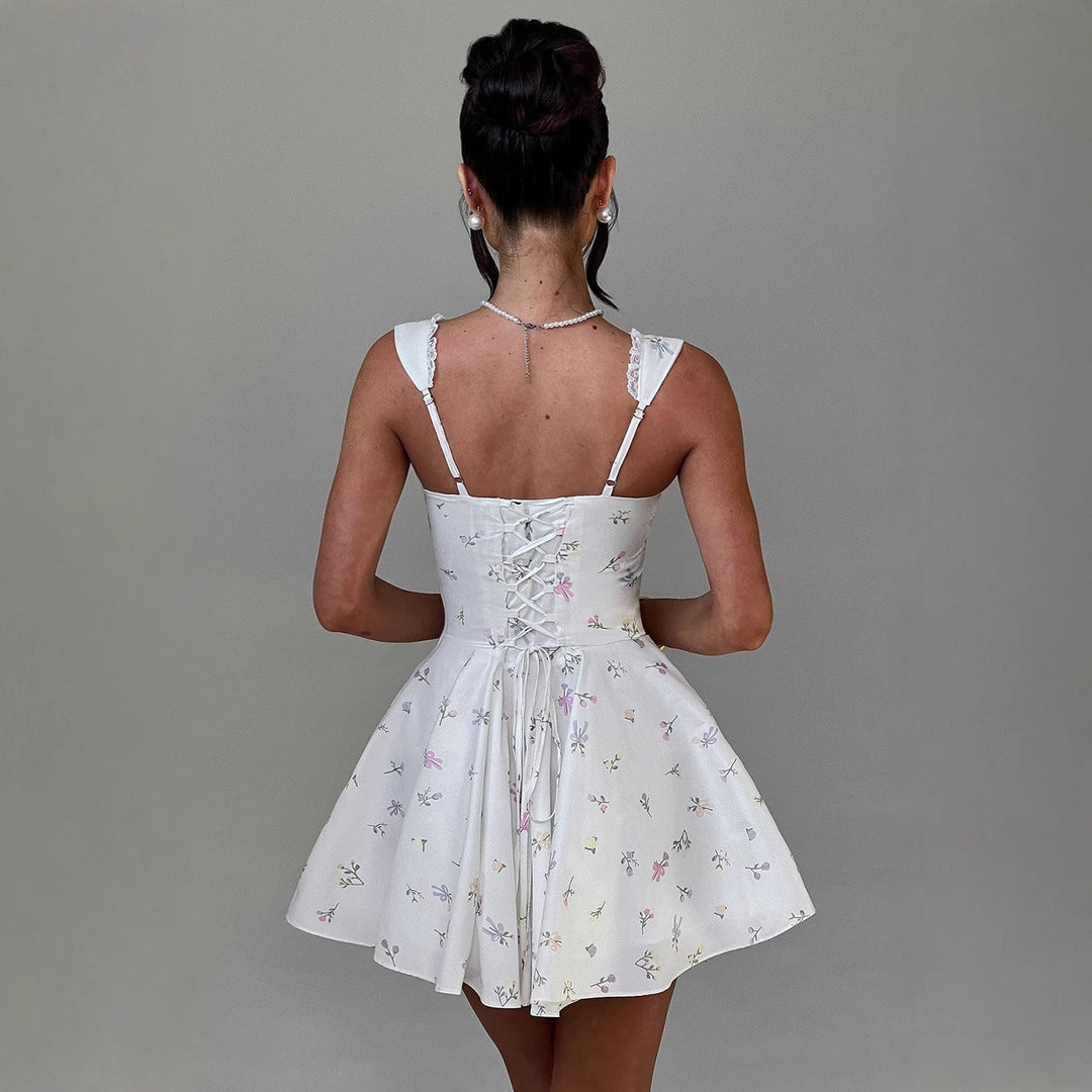 Damen Verspieltes Kurzkleid mit femininer Schnürung und zarten Rüschendetails Drune