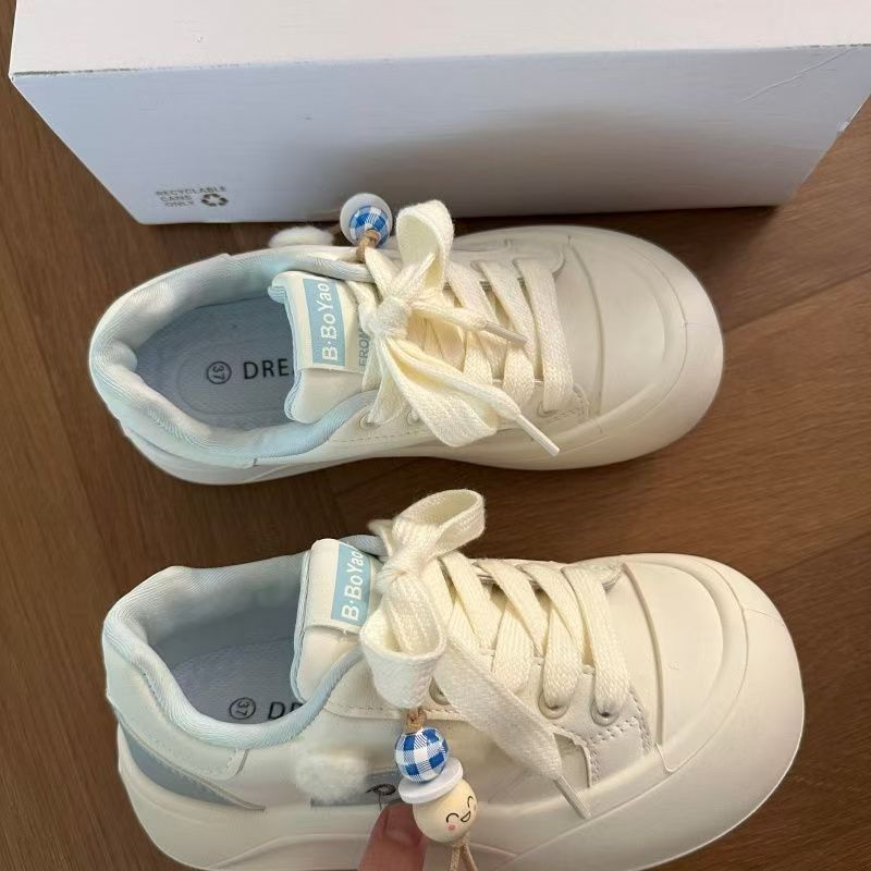Damen Modische Sneakers mit dekorativen Applikationen und dämpfender Sohle Drune