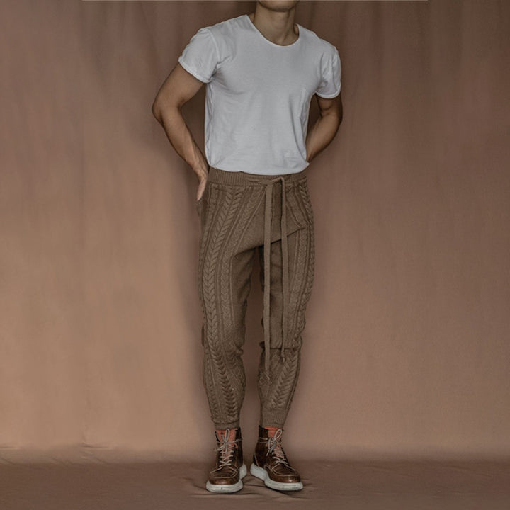 Herren Strickhose mit dezentem Zopfmuster und praktischem Bindegürtel Drune