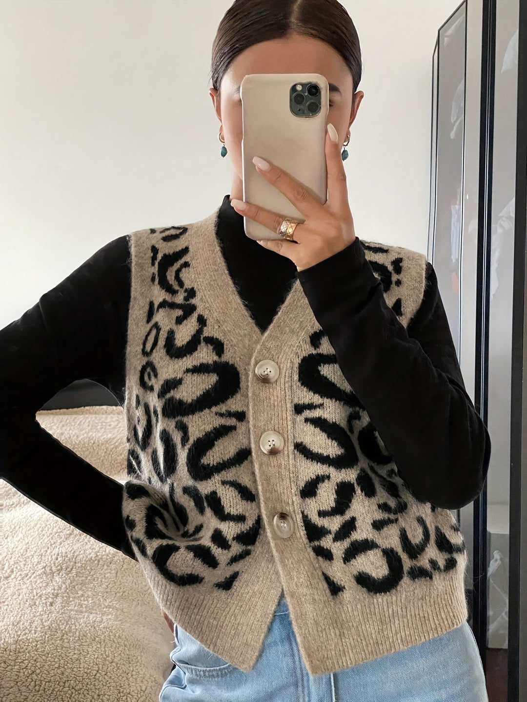Damen Strickweste mit elegantem Leoprint und hochwertigen Knöpfen Drune