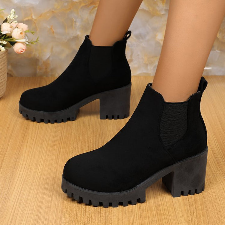 Damen nan Chelsea-Ankle-Boots mit grober Profilsohle, elastischen Seiteneinsätzen und Pull-Tab Drune