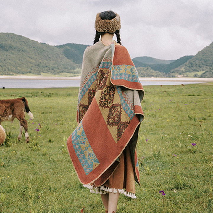 Damen Modischer Poncho mit kunstvollem Muster und fransigen Kanten Drune