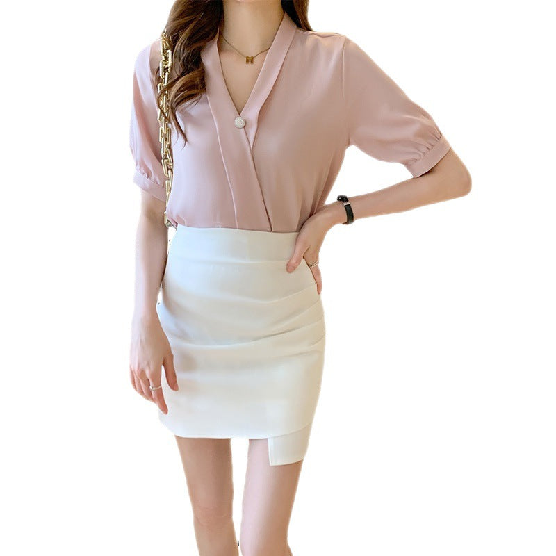 Damen Bluse mit elegantem V-Ausschnitt und dekorativer Knopfdetail Drune