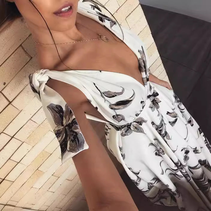 Damen Maxikleid mit tiefem V-Ausschnitt und floralen Verzierungen Drune