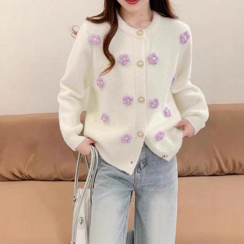 Damen Strickjacke mit zarter Blumenstickerei und Perlenknöpfen Drune