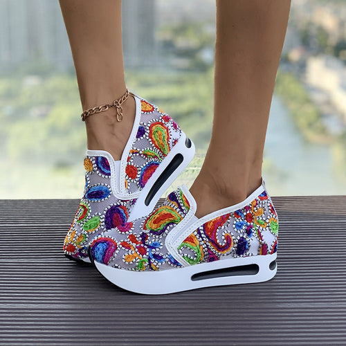 Damen modische Slip-On Sneakers mit buntem Stickdesign Drune
