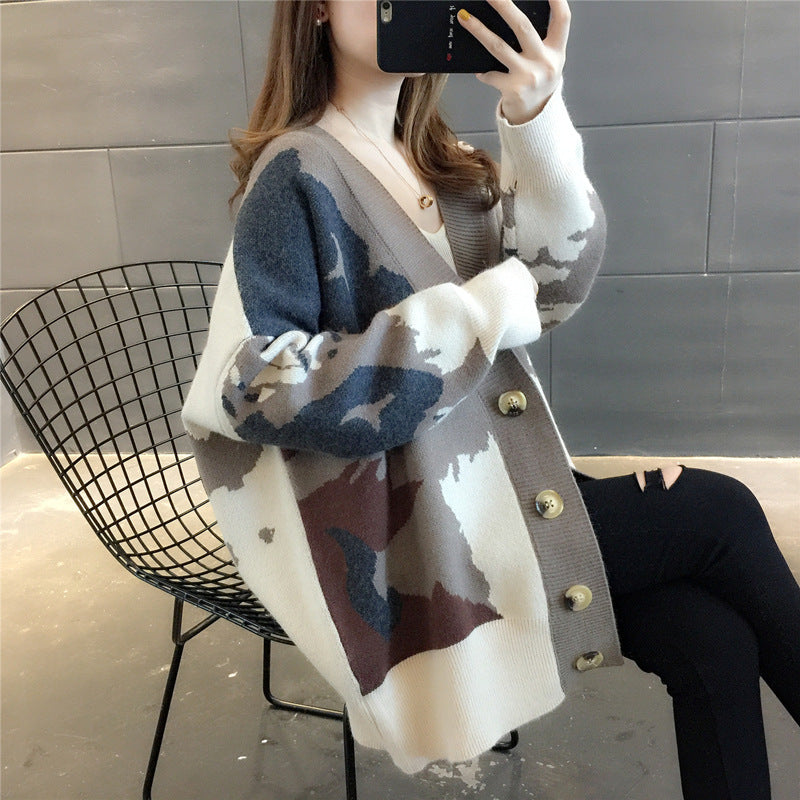 Damen modische Strickjacke mit auffälligem Muster und goldenen Knöpfen Drune