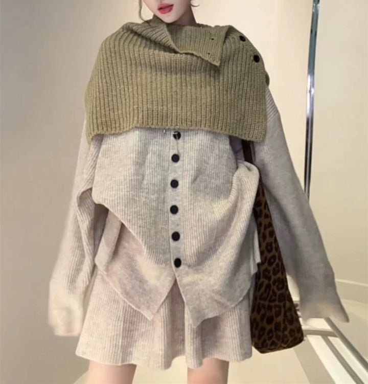 Damen Strickensemble mit kontrastierenden Pullover-Lagen und eleganter Knopfleiste Drune