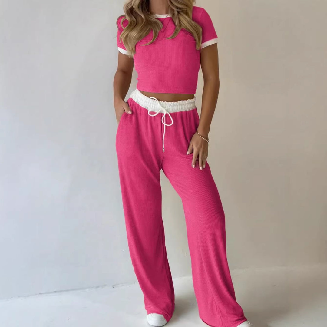 Damen lässiges zwei-teiliges Freizeit-Set mit cropped T-Shirt und weiten Hose Drune