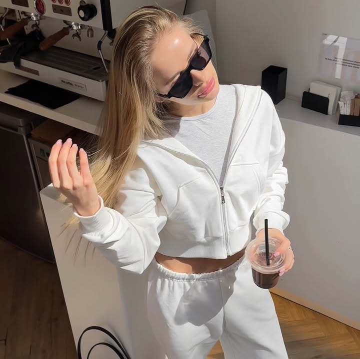 Damen bequemer cropped Freizeitanzug mit Reißverschluss und elastischen Hosen Drune