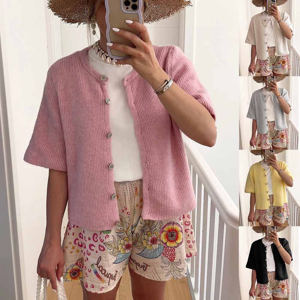 Damen luftiger Cardigan mit kurzen Ärmeln und dekorativen Knöpfen Drune