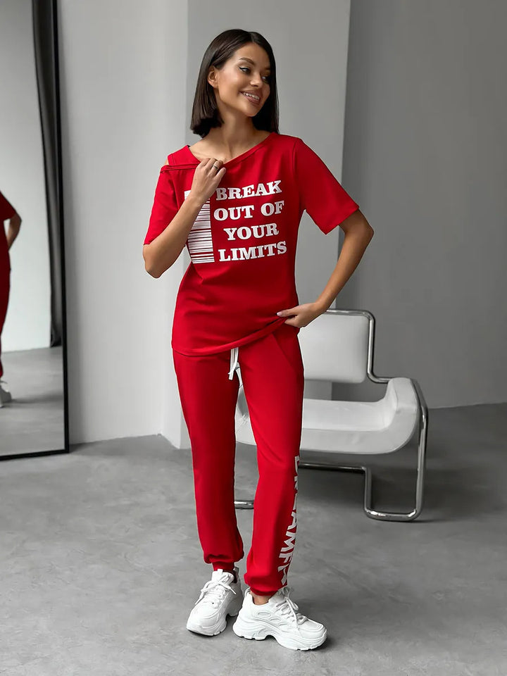 Damen Sportlicher Lounge-Anzug mit modischen Cut-Out-Ärmeln und Statement-Druck Drune