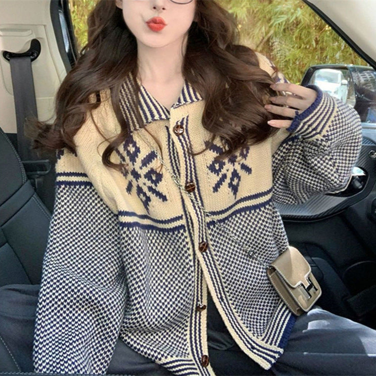 Damen Strickjacke mit festlichem Motiv und praktischen Taschen Drune