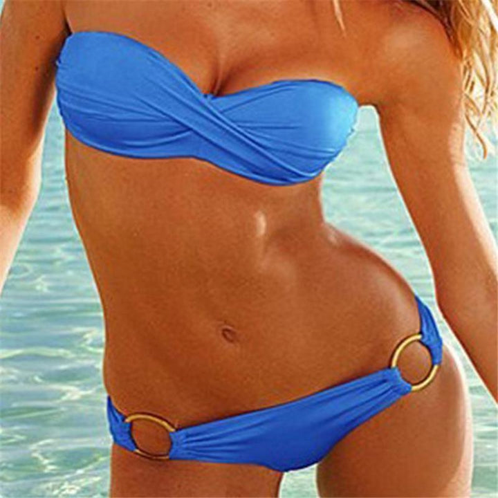 Damen Bandeau-Bikini mit elegantem Wickeldesign und goldenen Akzenten Drune