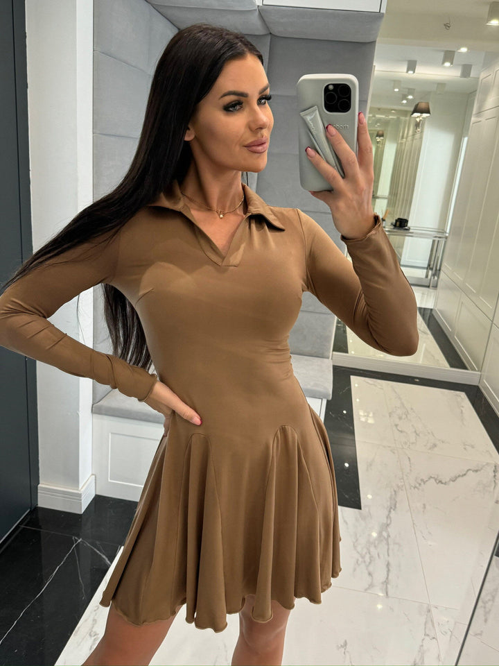 Damen Sportliches Polo-Kleid mit schwingendem Rock und langen Ärmeln Drune