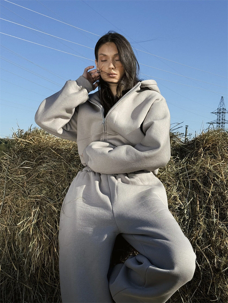 Damen sportliches und lässiges Set aus cropped Hoodie und weiter Jogginghose Drune
